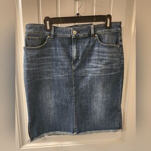NWT Chico’s Denim Skirt with Slit Frayed Hem Venus Indigo Size 1.5 (US 10)